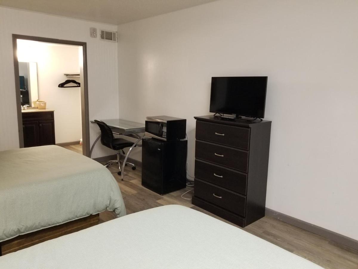Blue Sky Inn: Pet-Friendly Oasis with Renovated Rooms Blue Ridge Exterior photo