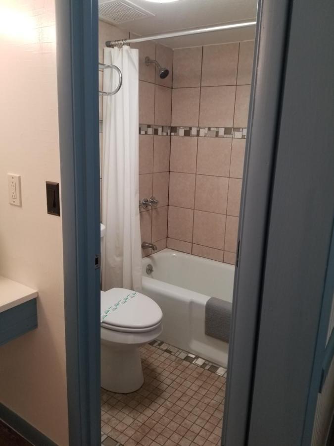 Blue Sky Inn: Pet-Friendly Oasis with Renovated Rooms Blue Ridge Exterior photo