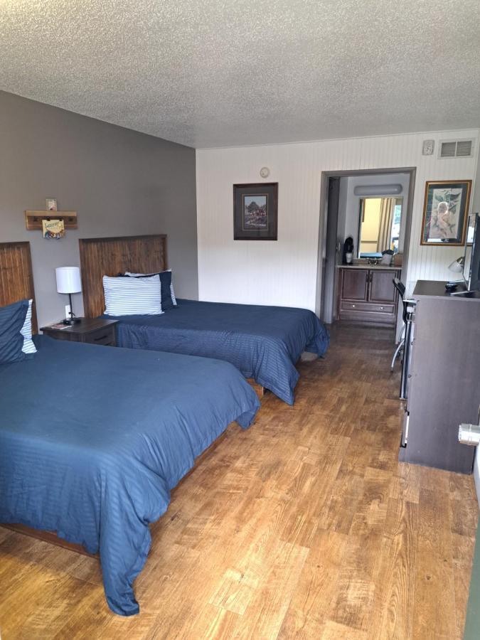 Blue Sky Inn: Pet-Friendly Oasis with Renovated Rooms Blue Ridge Exterior photo