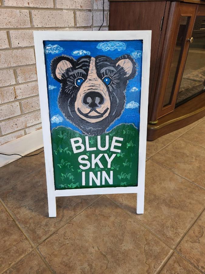 Blue Sky Inn: Pet-Friendly Oasis with Renovated Rooms Blue Ridge Exterior photo