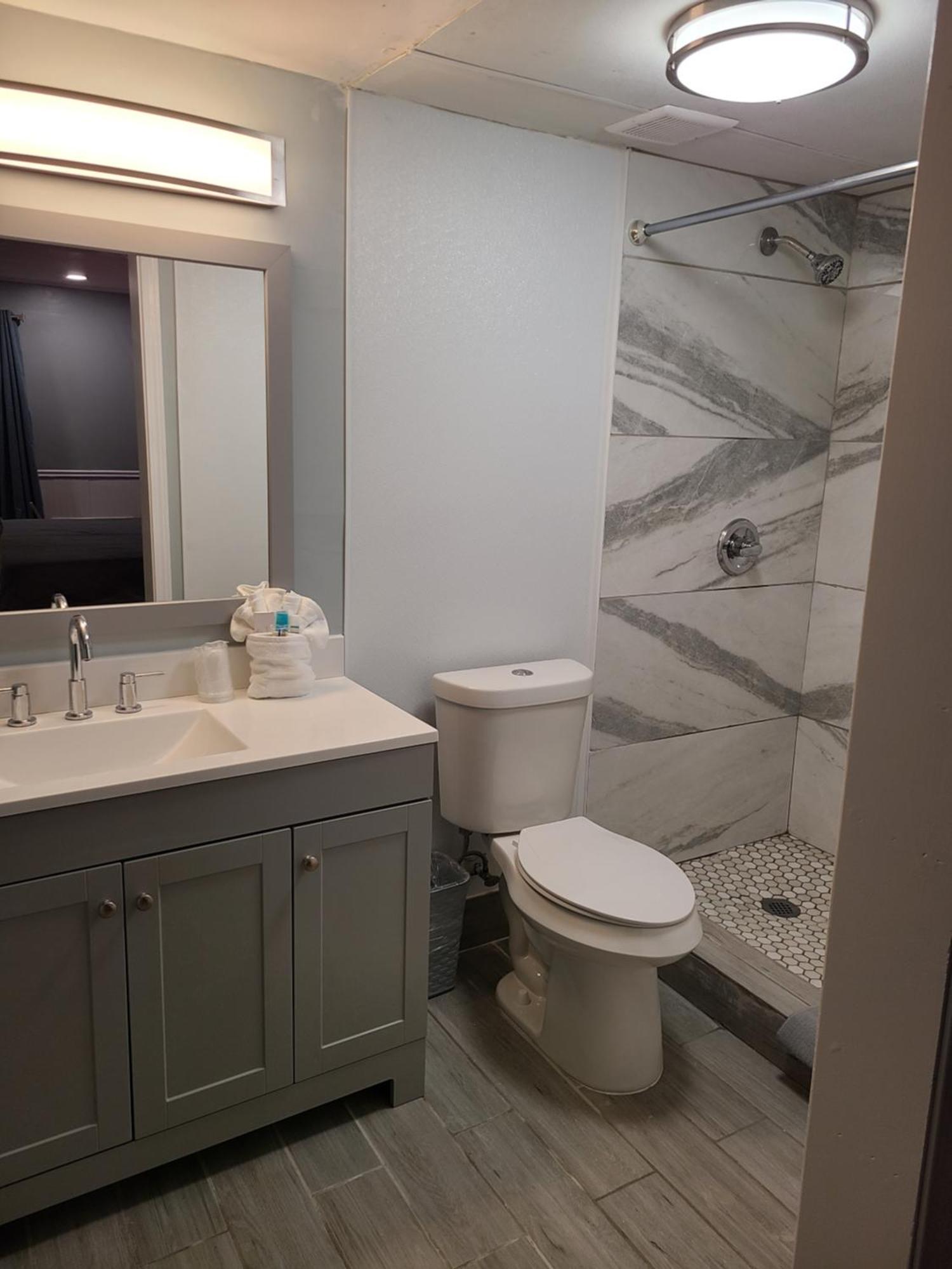 Blue Sky Inn: Pet-Friendly Oasis with Renovated Rooms Blue Ridge Exterior photo